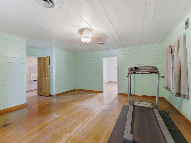 901 S College Avenue, Decatur, TX 76234