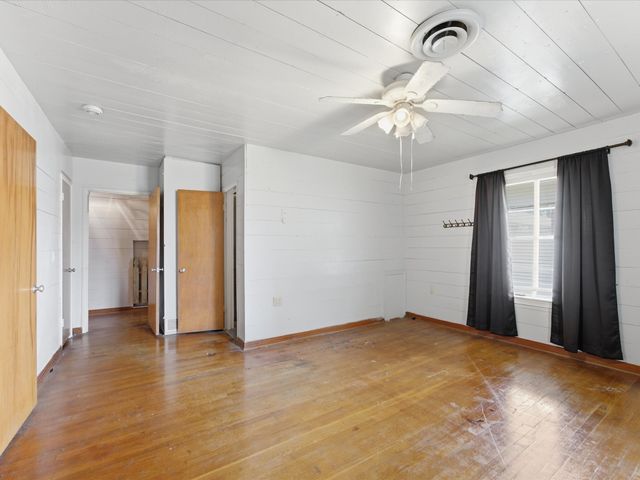 901 S College Avenue, Decatur, TX 76234