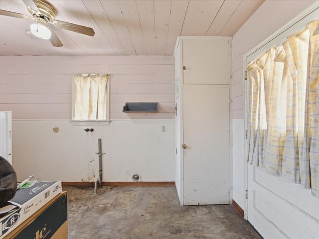 901 S College Avenue, Decatur, TX 76234