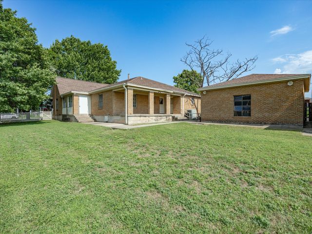 901 S College Avenue, Decatur, TX 76234