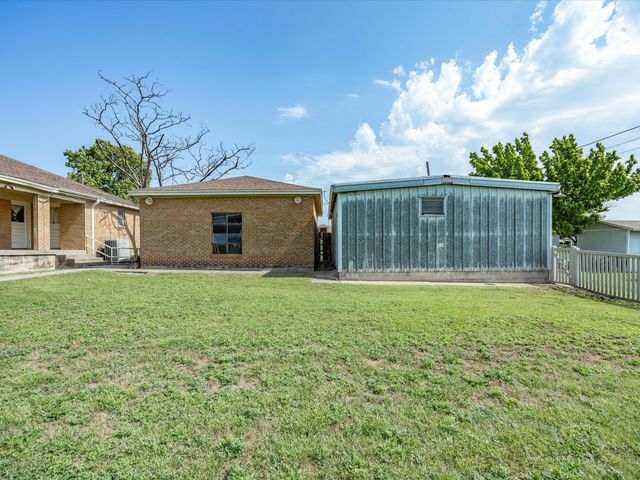 901 S College Avenue, Decatur, TX 76234