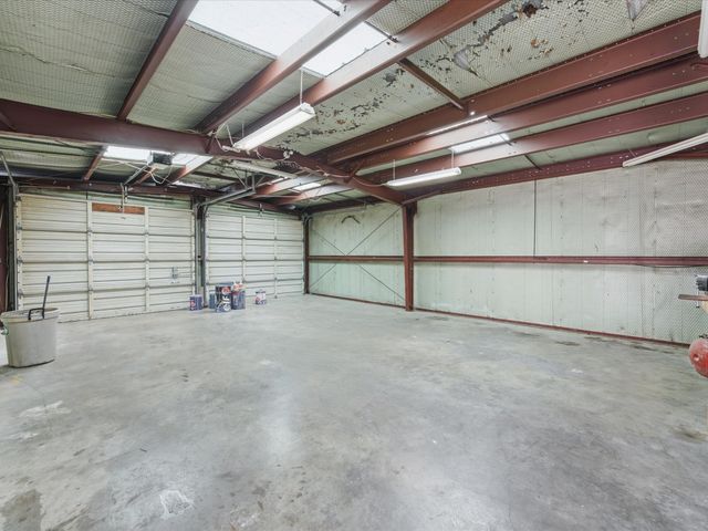 901 S College Avenue, Decatur, TX 76234