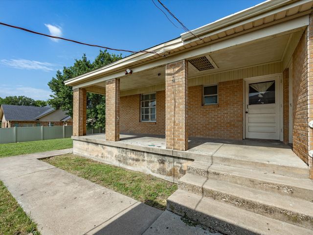 901 S College Avenue, Decatur, TX 76234