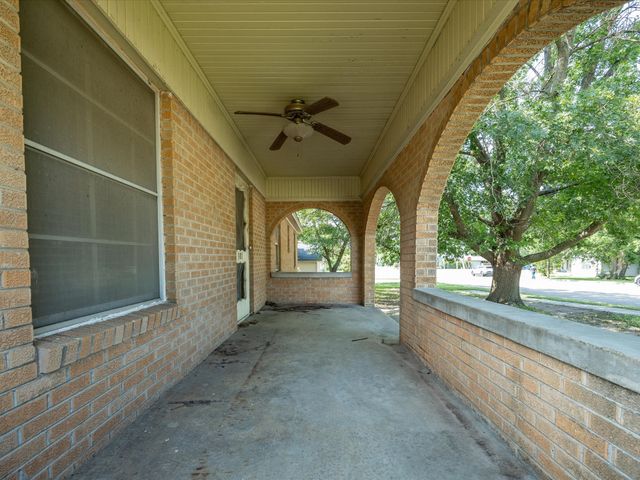 901 S College Avenue, Decatur, TX 76234