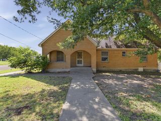 901 S College Avenue, Decatur, TX 76234