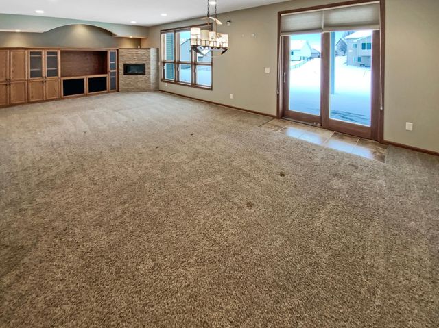 515 Saxon Drive, Elko New Market, MN 55054