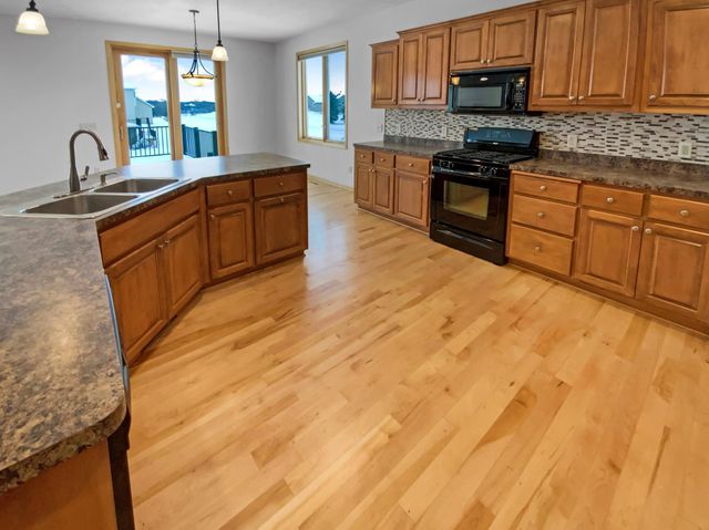 515 Saxon Drive, Elko New Market, MN 55054