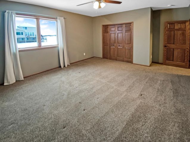 515 Saxon Drive, Elko New Market, MN 55054