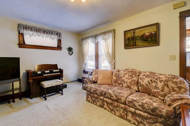 203 West STREET, Thiensville, WI 53092