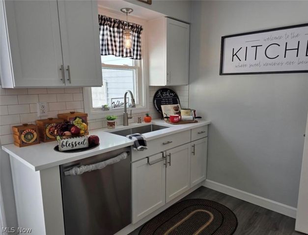 1719 E 300th Street, Wickliffe, OH 44092