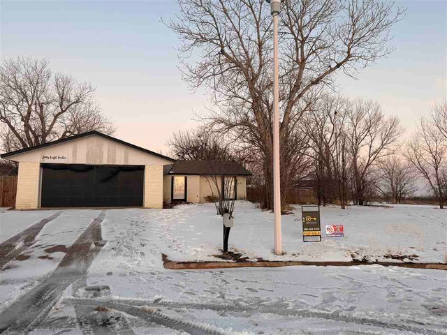 4812 SE Brigadoon Pl, Lawton, OK 73501