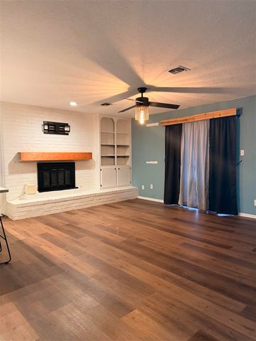 4812 SE Brigadoon Pl, Lawton, OK 73501