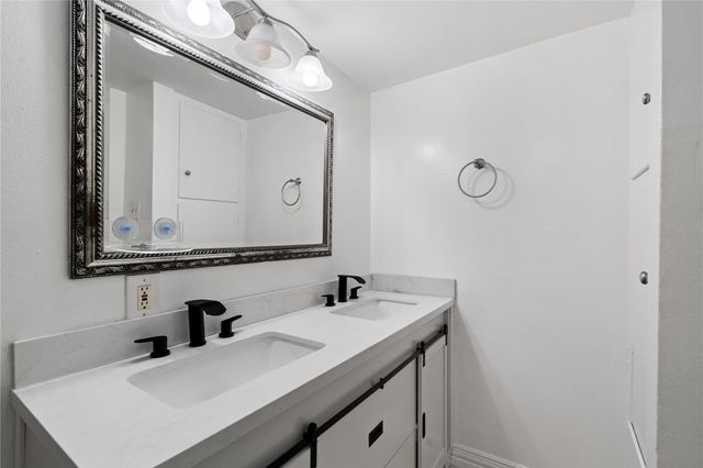 6303 Crab Orchard Road 3, Houston, TX 77057