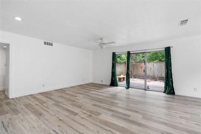6303 Crab Orchard Road 3, Houston, TX 77057