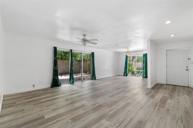 6303 Crab Orchard Road 3, Houston, TX 77057