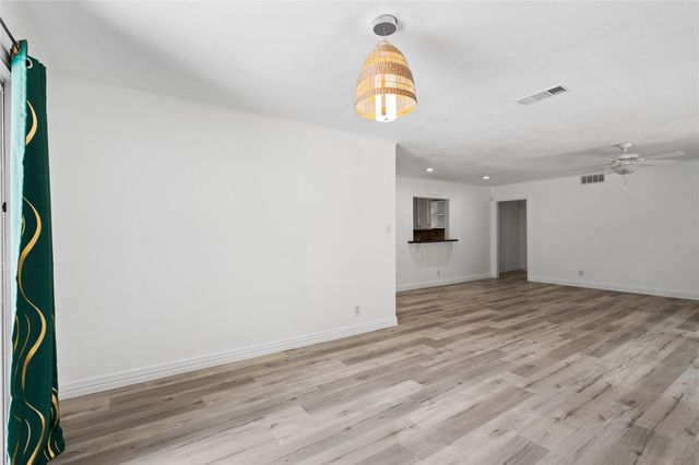 6303 Crab Orchard Road 3, Houston, TX 77057