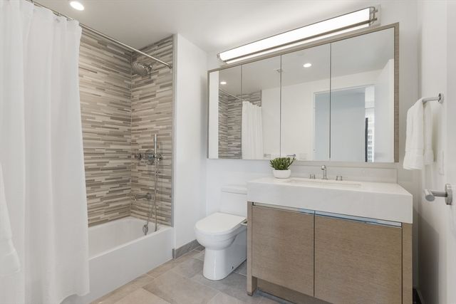 100 Lovejoy Wharf 6-C, Boston, MA 02114