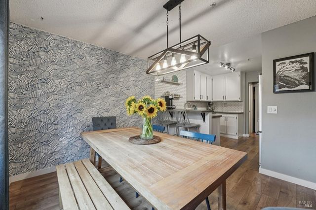 31 Regents Cir, Rohnert Park, CA 94928