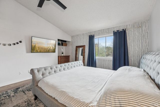 31 Regents Cir, Rohnert Park, CA 94928