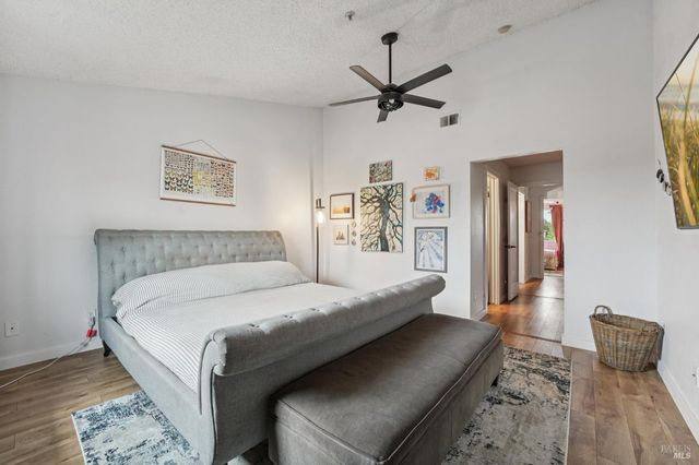 31 Regents Cir, Rohnert Park, CA 94928