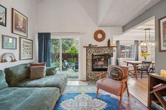 31 Regents Cir, Rohnert Park, CA 94928