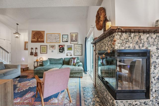 31 Regents Cir, Rohnert Park, CA 94928