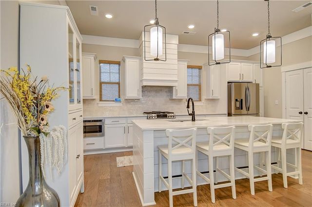 1945 Lemonwood RD, Chesapeake, VA 23323