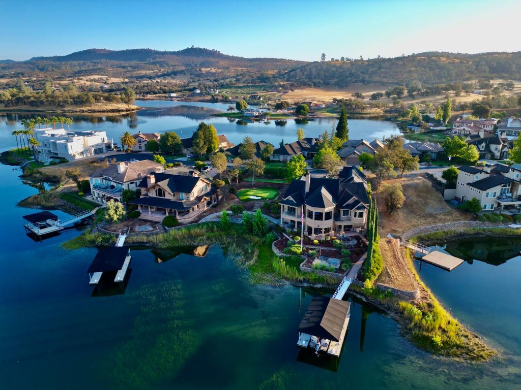 131 Sanguinetti Ct, Copperopolis, CA 95228