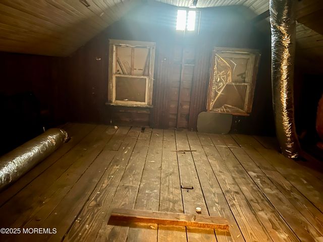 77 Center Avenue, Keansburg, NJ 07734