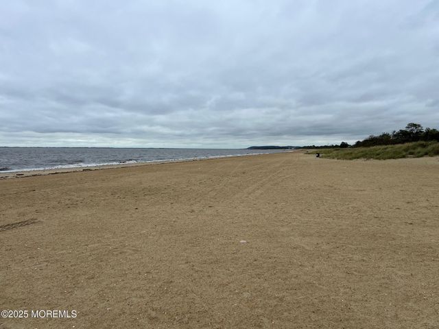 77 Center Avenue, Keansburg, NJ 07734