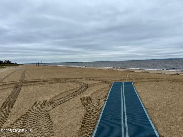 77 Center Avenue, Keansburg, NJ 07734