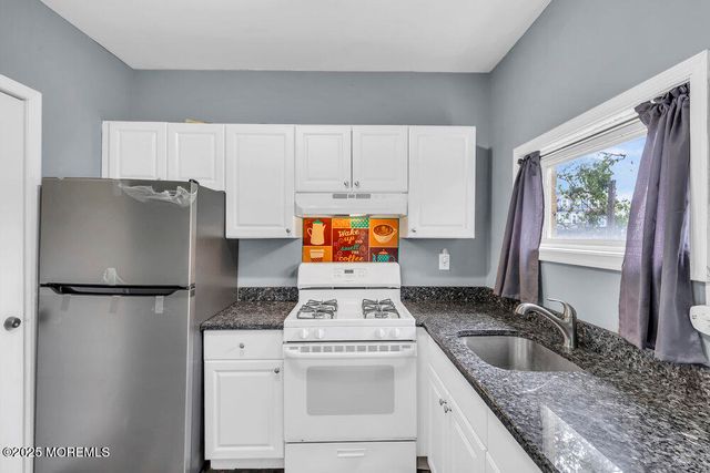 77 Center Avenue, Keansburg, NJ 07734