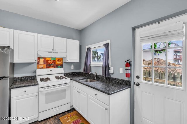 77 Center Avenue, Keansburg, NJ 07734