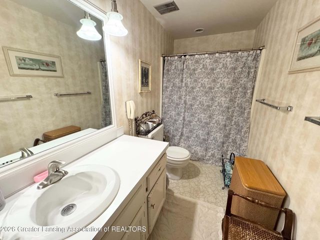 1285 N Chartwell Carriage Way, East Lansing, MI 48823