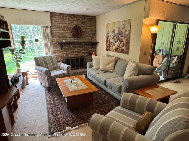 1285 N Chartwell Carriage Way, East Lansing, MI 48823