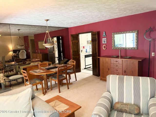 1285 N Chartwell Carriage Way, East Lansing, MI 48823