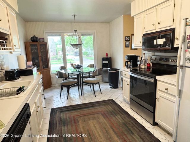 1285 N Chartwell Carriage Way, East Lansing, MI 48823