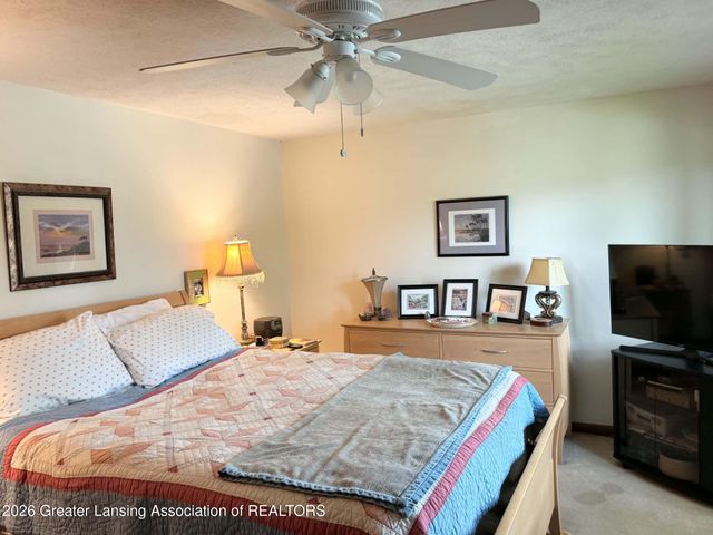 1285 N Chartwell Carriage Way, East Lansing, MI 48823