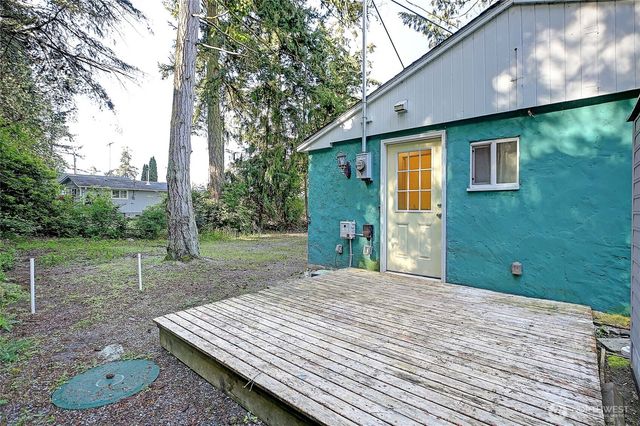 566 Sundin Drive, Camano Island, WA 98282