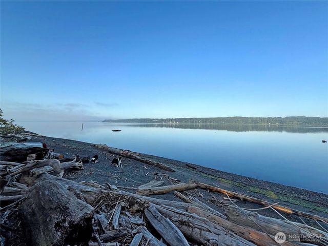 566 Sundin Drive, Camano Island, WA 98282