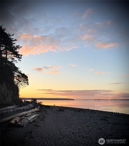 566 Sundin Drive, Camano Island, WA 98282