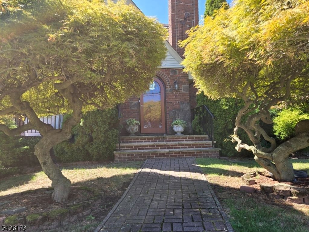 304 Henry St, Hasbrouck Heights Boro, NJ 07604 — photo 3
