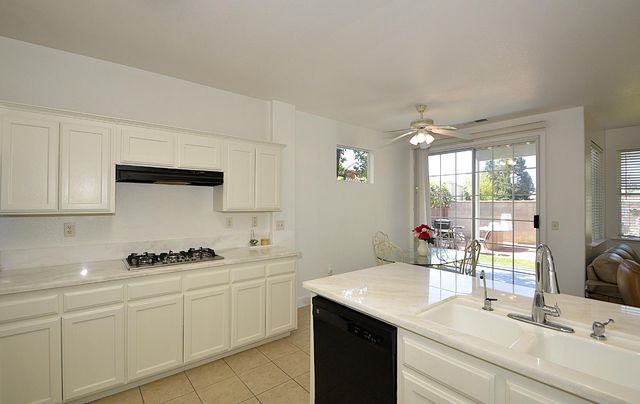 1756 N Holly Avenue, Clovis, CA 93619