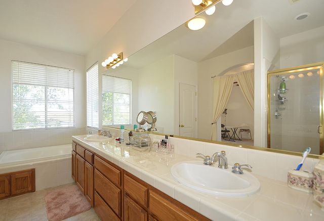 1756 N Holly Avenue, Clovis, CA 93619