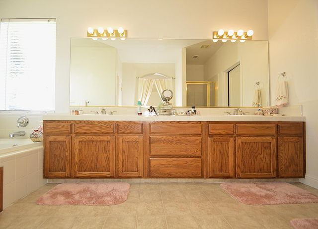 1756 N Holly Avenue, Clovis, CA 93619