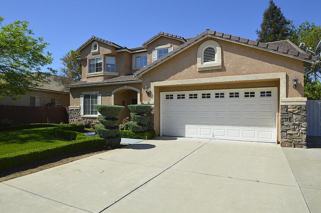 1756 N Holly Avenue, Clovis, CA 93619