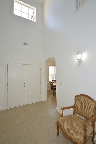 1756 N Holly Avenue, Clovis, CA 93619