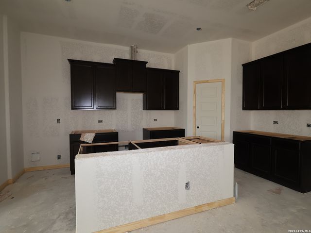 2911 Selhurst Street, Converse, TX 78109