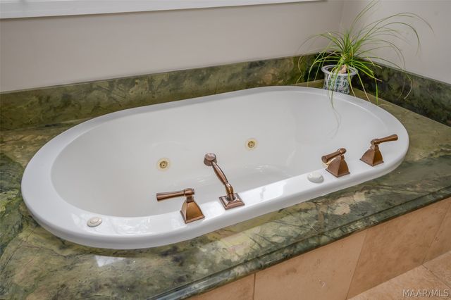 3530 Oak Grove Circle, Montgomery, AL 36116