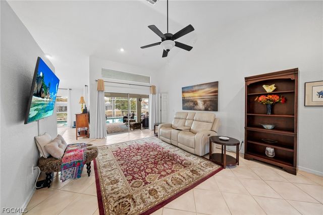 1007 SE 23rd AVE, Cape Coral, FL 33990